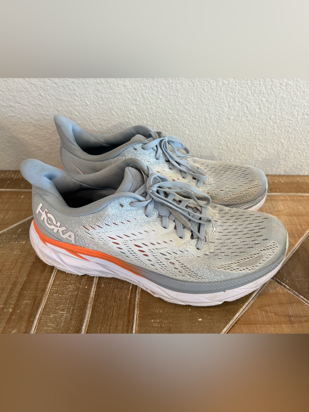 Hoka Clifton 8 One Women's Light Gray Running Shoes Orange Size 9.5 B blue fog